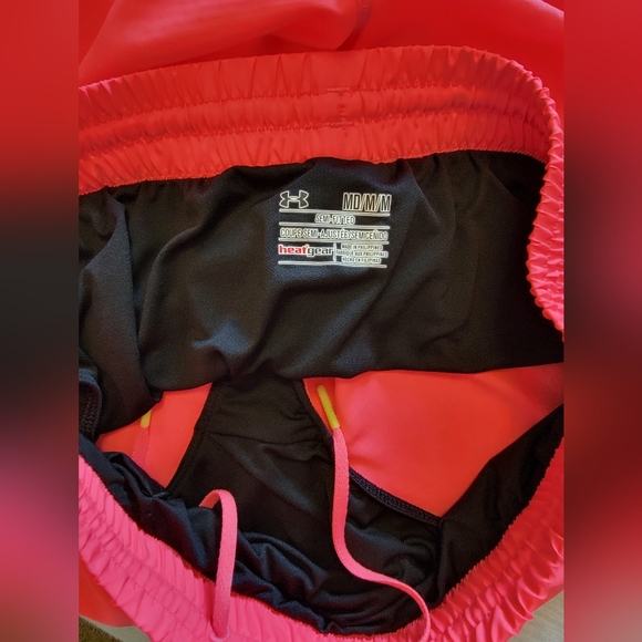 Under Armour Breast Cancer Shorts sz Medium - Picture 5 of 6